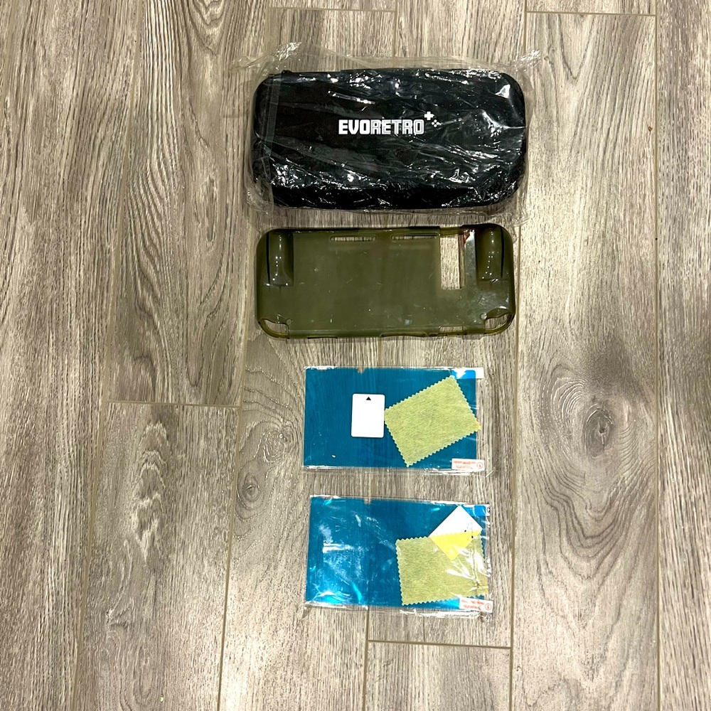 NINTENDO SWITCH CASES / CLEANING SUPPLIES LOT